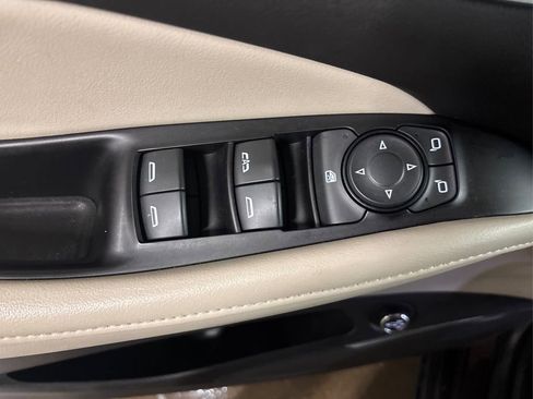 Used 2019 Buick Enclave Essence w/ LPO, Cargo Package image 32