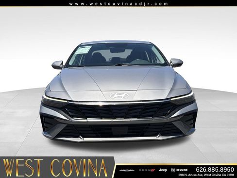 Used 2025 Hyundai Elantra SEL FWD image 3