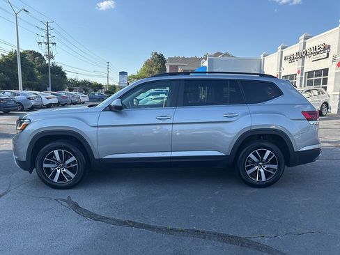 Used 2023 Volkswagen Atlas SE AWD/4WD image 4