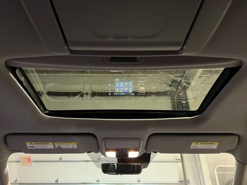 Used 2022 Honda Pilot Touring image 18