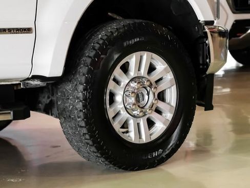 Used 2021 Ford F250 XLT w/ XLT Premium Package AWD/4WD image 47