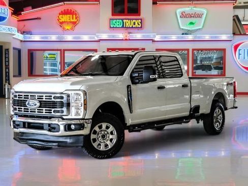 Used 2024 Ford F250 XLT w/ FX4 Off-Road Package AWD/4WD image 2