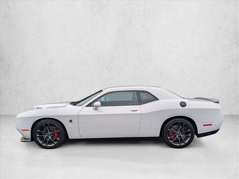 Used 2021 Dodge Challenger R/T Scat Pack RWD image 9