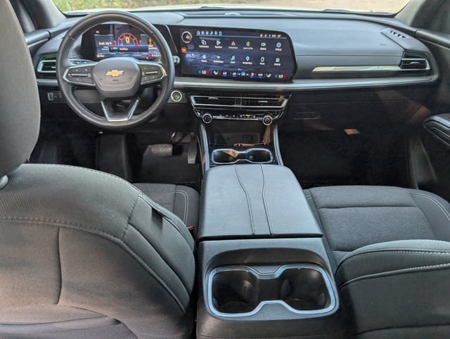 Used 2025 Chevrolet Traverse LT FWD image 20