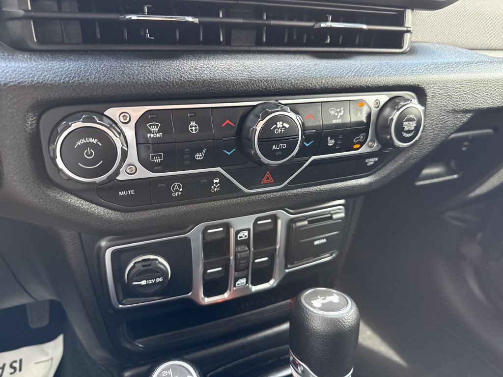 Used 2025 Jeep Wrangler Unlimited Sport AWD/4WD image 17