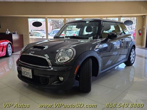 Used 2011 MINI Cooper S FWD image 2