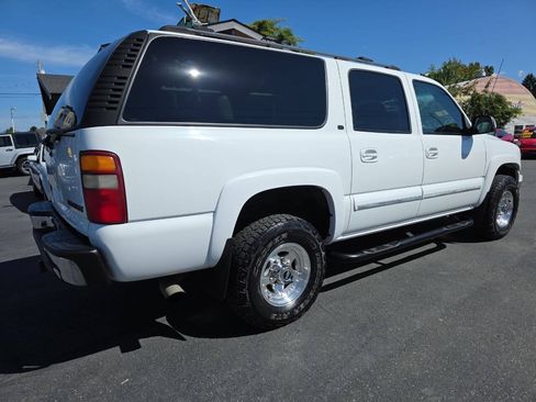 Used 2001 Chevrolet Suburban 2500 LT w/ LT Preferred Equipment Group AWD/4WD image 3