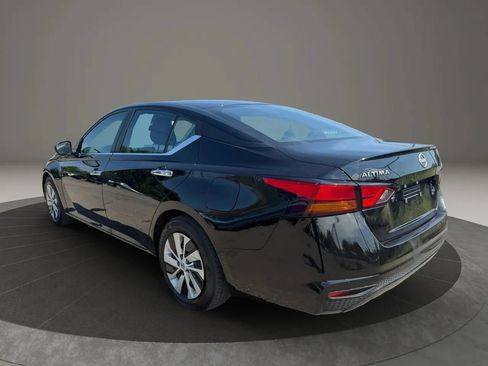 Used 2024 Nissan Altima 2.5 S FWD image 7