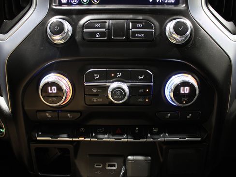 Used 2019 GMC Sierra 1500 SLE w/ SLE Value Package AWD/4WD image 17