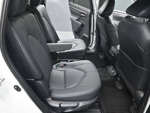 Certified 2025 Toyota Highlander Limited AWD/4WD image 16