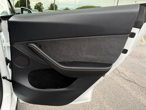 Used 2023 Tesla Model Y Long Range AWD/4WD image 17