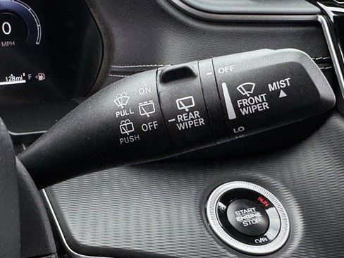 Used 2024 Jeep Grand Cherokee L Altitude image 24