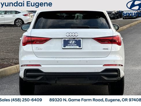 Used 2025 Audi Q3 2.0T Premium image 4