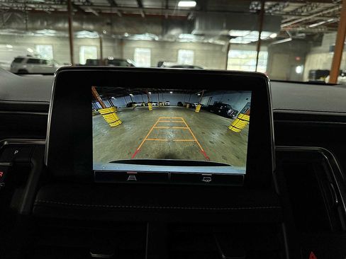 Used 2024 GMC Yukon SLT image 24