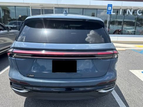 Used 2025 Lincoln Nautilus Premier AWD/4WD image 6