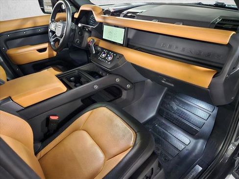 Used 2024 Land Rover Defender 110 X-Dynamic SE image 20