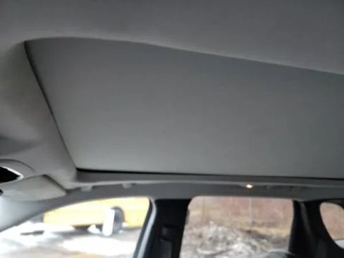 Used 2019 Jeep Cherokee Limited AWD/4WD image 16