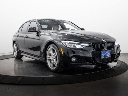 Used 2017 BMW 340i xDrive Sedan AWD/4WD image 2