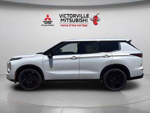 New 2026 Mitsubishi Outlander LE FWD image 4