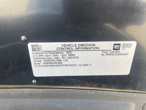 Used 2025 Chevrolet TrailBlazer LT AWD/4WD image 32