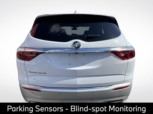 Used 2023 Buick Enclave Essence FWD image 6