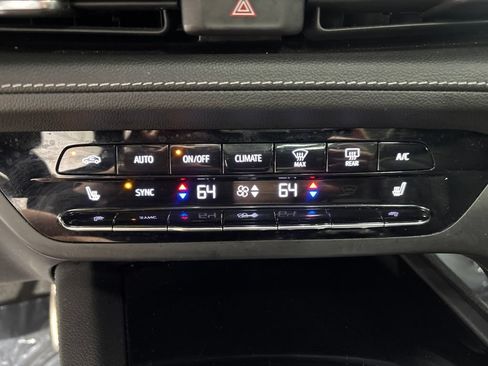 Used 2023 Buick Envision Essence w/ Sport Touring Package AWD/4WD image 24