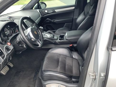 Used 2013 Porsche Cayenne GTS image 17