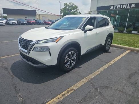 Used 2023 Nissan Rogue SV w/ SV Premium Package AWD/4WD image 3