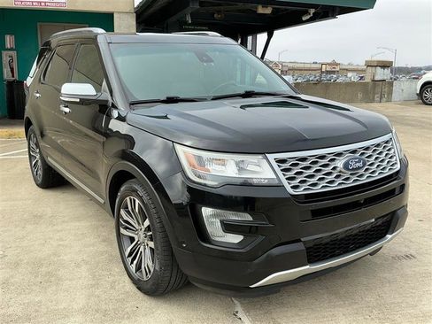 Used 2017 Ford Explorer Platinum image 9