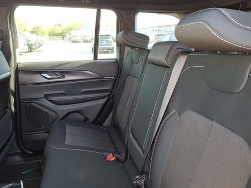 New 2026 Jeep Grand Cherokee Laredo AWD/4WD image 13