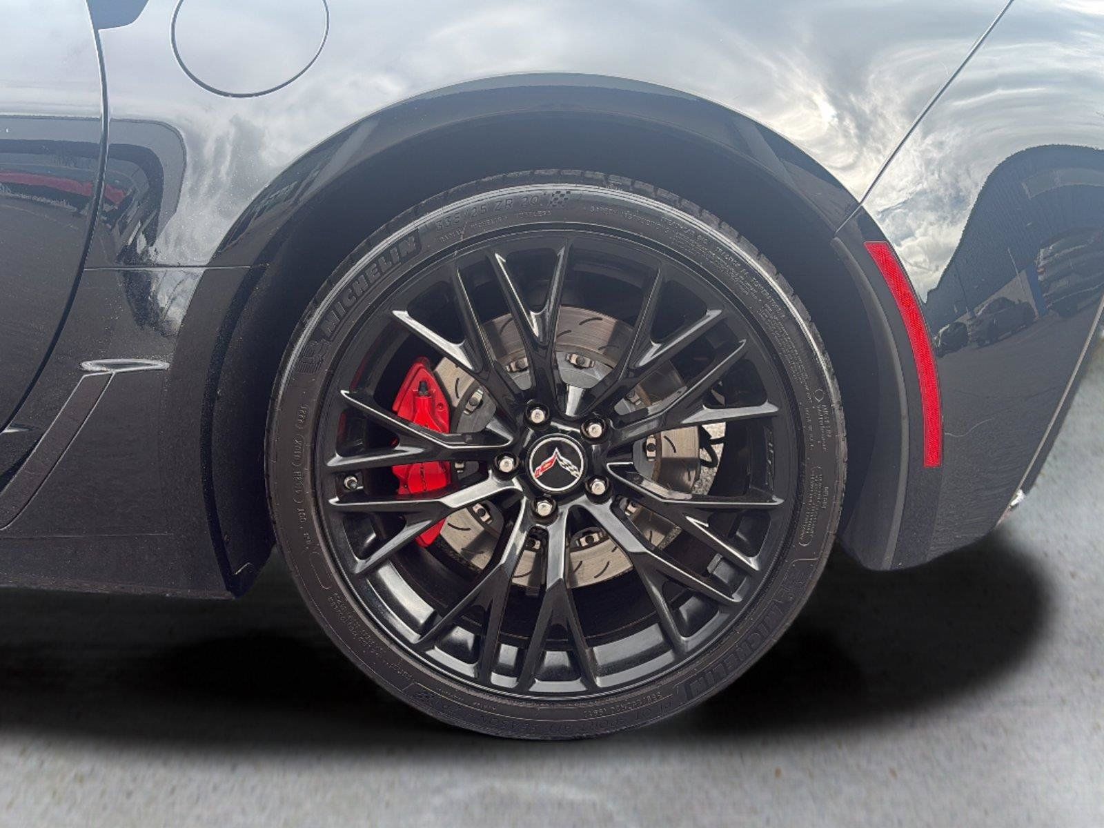 Used 2015 Chevrolet Corvette Z06 w/ 3LZ Preferred Equipment Group RWD image 50