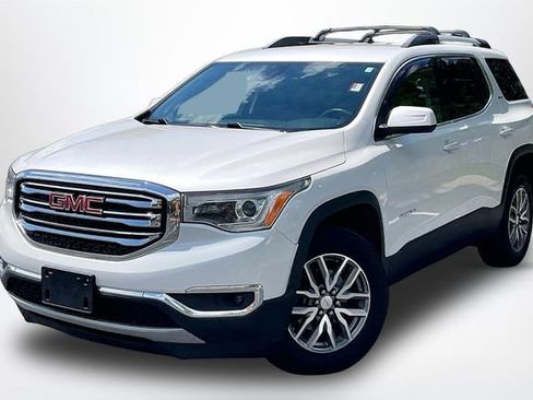 Used 2017 GMC Acadia SLE FWD image 2