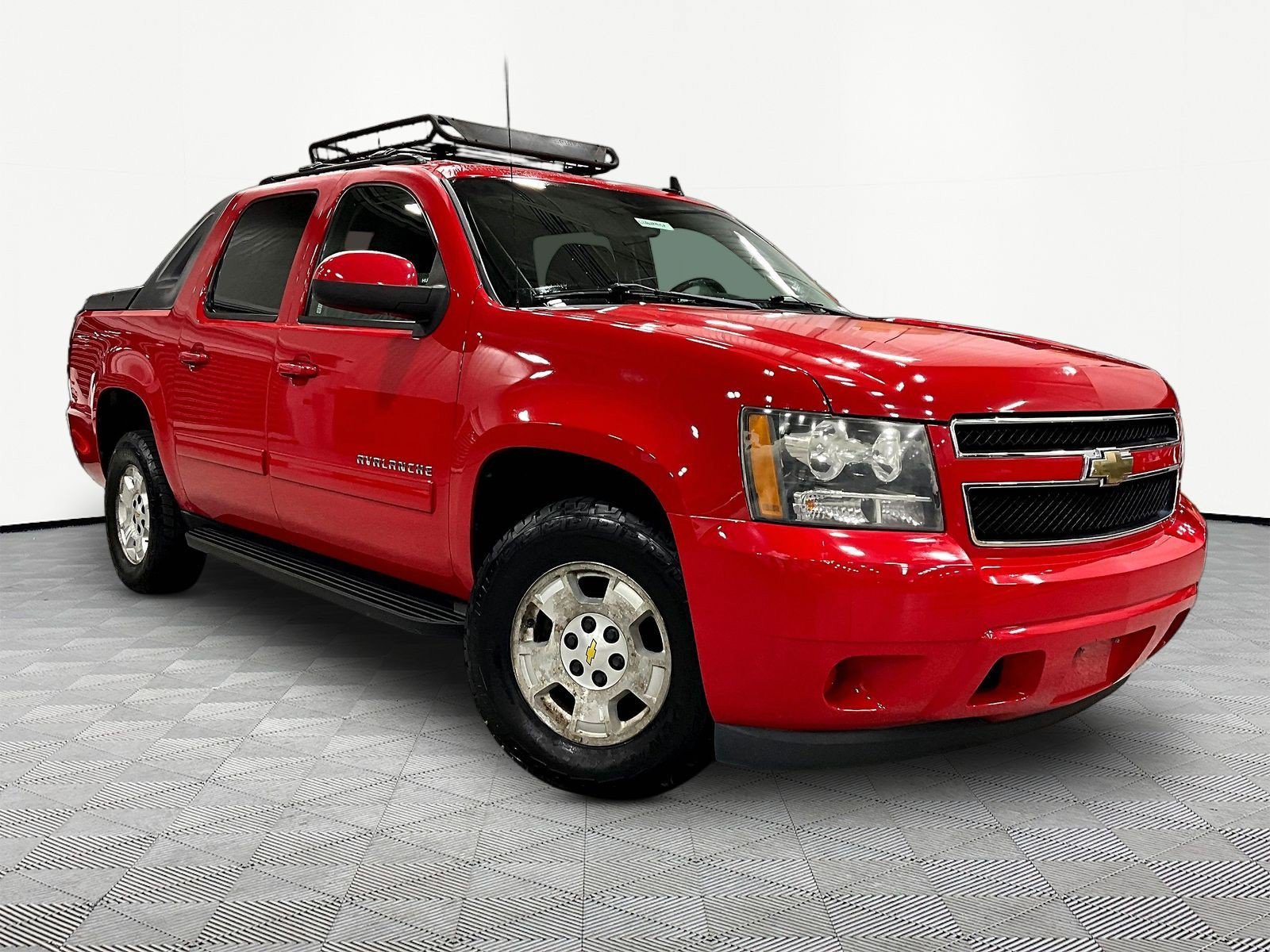 Used 2011 Chevrolet Avalanche LS RWD image 3