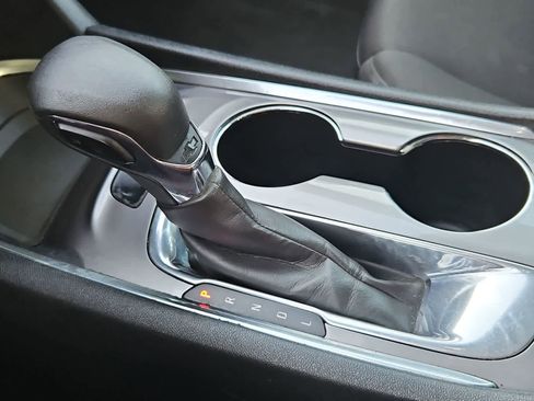 Used 2021 Chevrolet Malibu LT FWD image 31