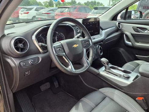 Used 2024 Chevrolet Blazer LT FWD image 12