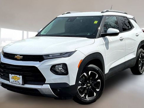 Used 2022 Chevrolet TrailBlazer LT w/ Convenience Package AWD/4WD image 3