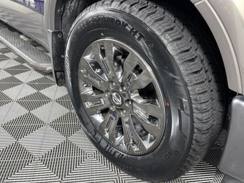 Used 2018 Nissan Titan Platinum Reserve RWD image 12