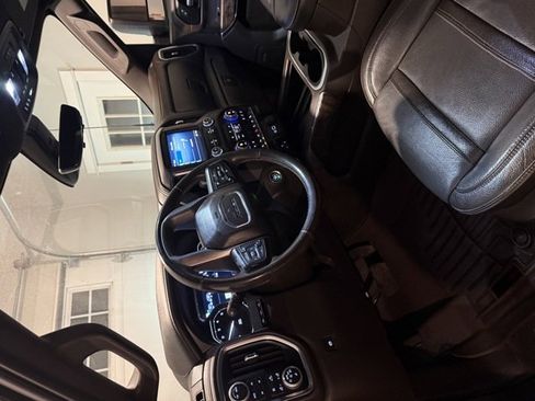 Used 2020 GMC Sierra 2500 Denali w/ Denali Ultimate Package image 4