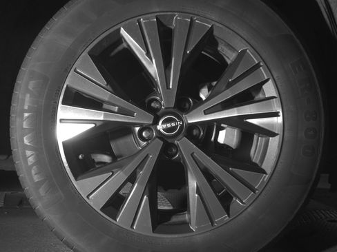 Used 2023 Nissan Rogue SV AWD/4WD image 13