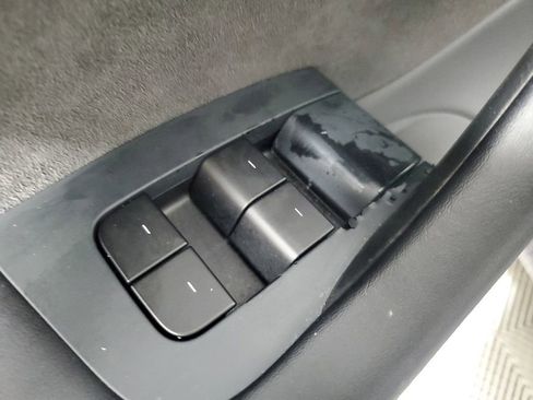 Used 2021 Tesla Model 3 Long Range image 18