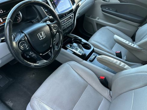 Used 2016 Honda Pilot Elite image 11