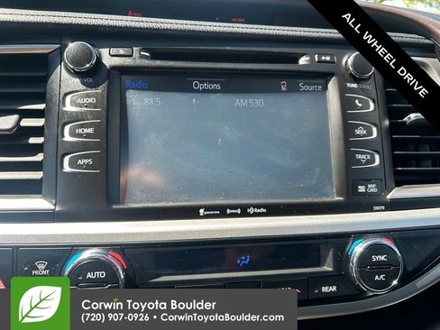 Used 2017 Toyota Highlander XLE w/ Carpet Mat Package AWD/4WD image 28