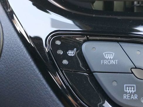 Used 2019 Toyota C-HR Limited FWD image 22