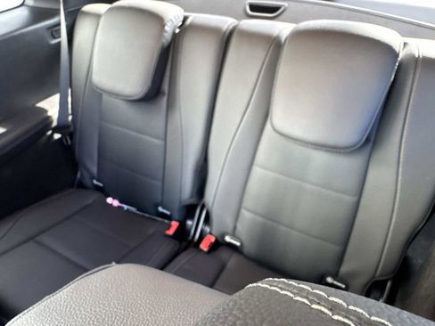 Used 2025 Mercedes-Benz GLS 450 4MATIC image 13