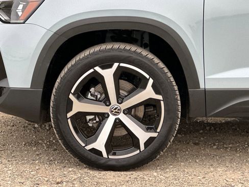 New 2026 Volkswagen Taos SEL image 26