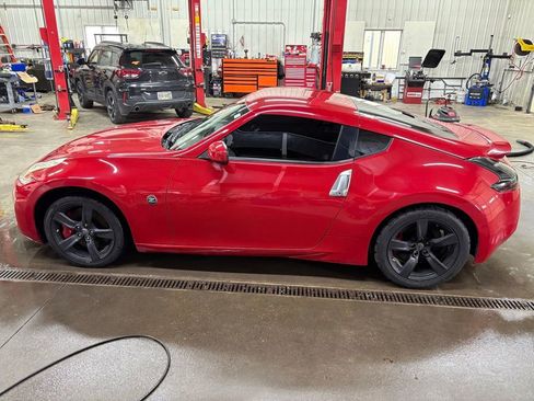 Used 2015 Nissan 370Z Coupe RWD image 6