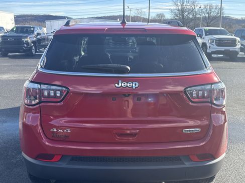 Used 2019 Jeep Compass Latitude image 4