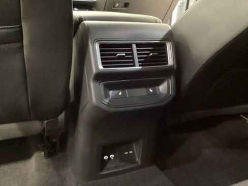 Used 2024 Volkswagen Atlas Cross Sport SEL Premium R-Line image 13