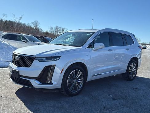 Used 2021 Cadillac XT6 Premium Luxury image 7