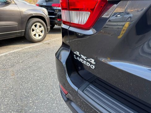 Used 2012 Jeep Grand Cherokee Laredo image 8